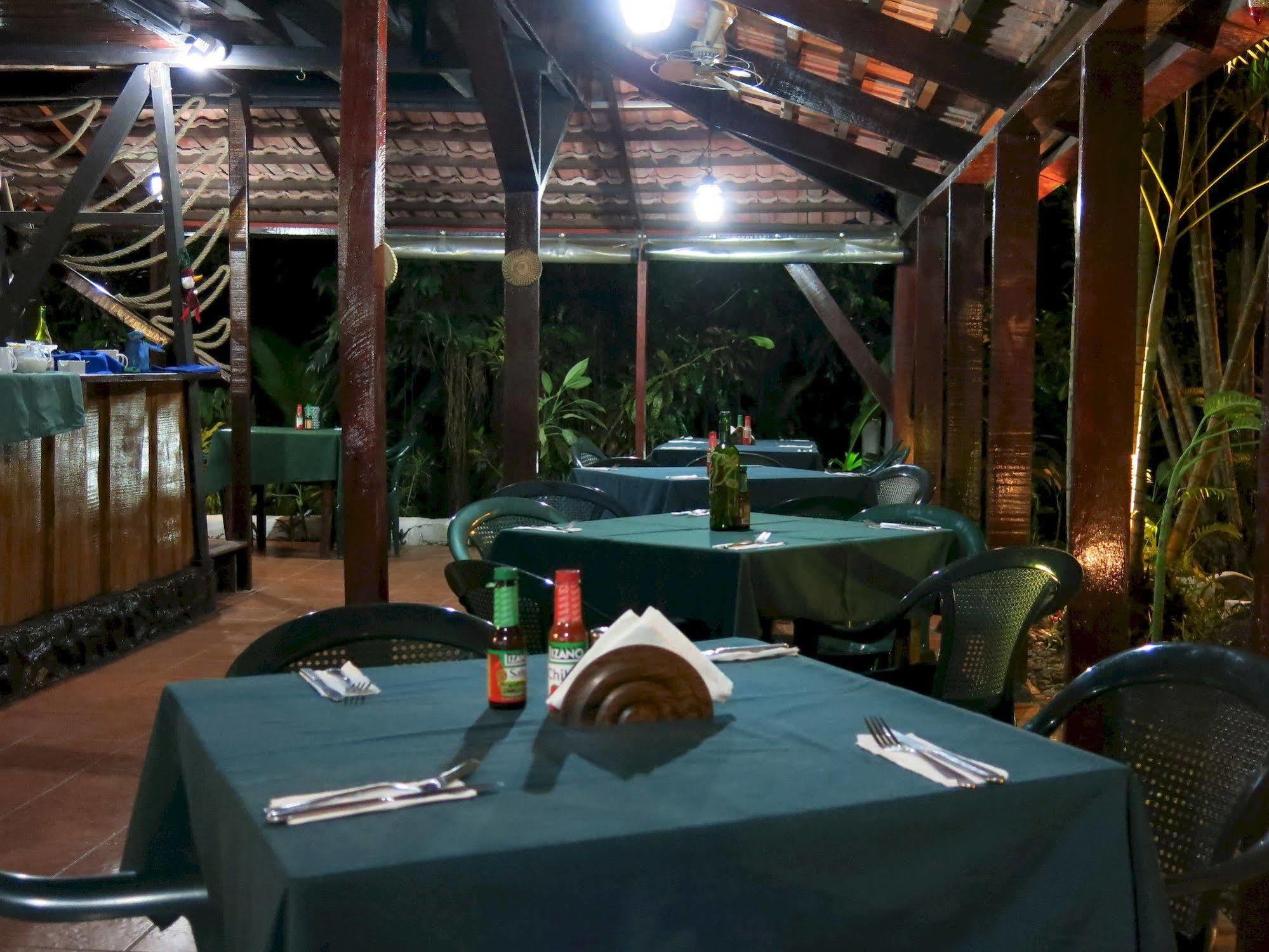 Hotel Mono Azul Quepos Eksteriør billede